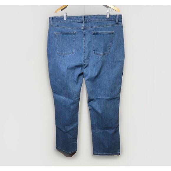 L.L. Bean Jeans Classic Fit Women’s Size 20 Regular Blue Stretch Denim Casual - Picture 2 of 7